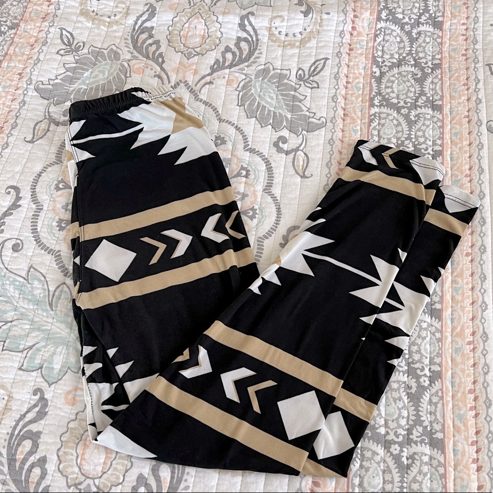 3/$10 Tribal Leggings